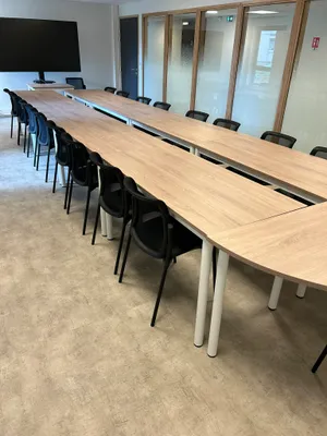 BURODOC AMENAGEMENT NOUVEAUX BUREAUX SEINE MARITIME-3 TABLE DE REUNION.JPEG