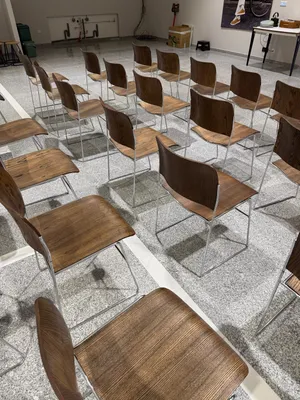 FAGUO SALLE CONFERENCE BURODOC CHAISE 40 4 RE USE BY VERTGOM.JPEG